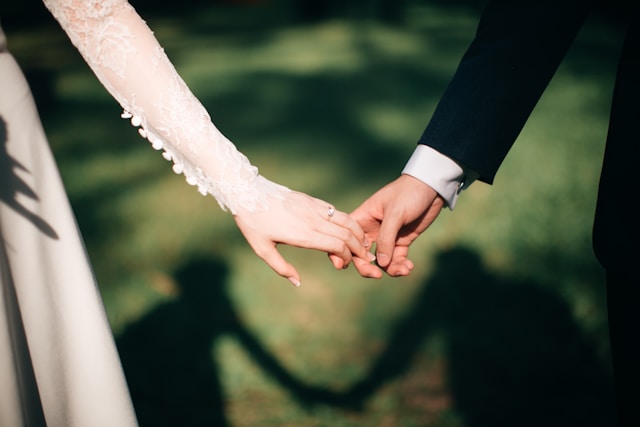 How TheCloverPhoto.com Glows Up Brides