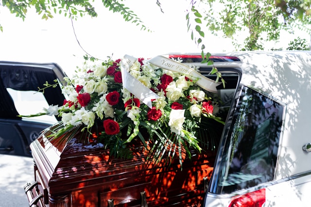 nirvanacolumbarium.com.sg: Cremation vs Burial Options